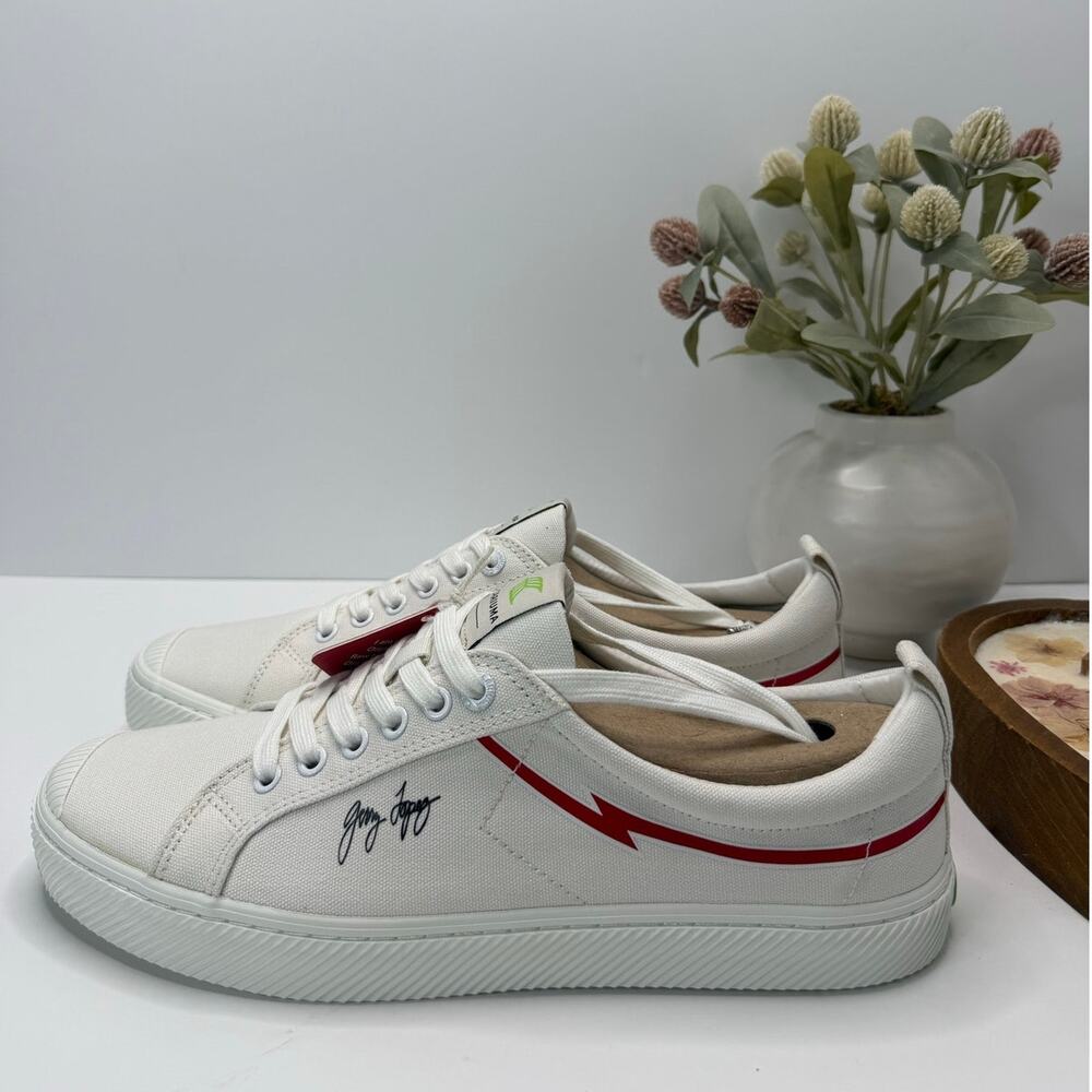 Cariuma OCA Low Gerry Lopez Lighting Bolt Canvas Sneaker White Men 11.5 NWOB